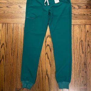 *NWT FIGS Scrub Set*